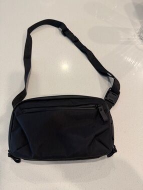 NWOT ALPAKA Men's Black Crossbody Sling Bag -A4